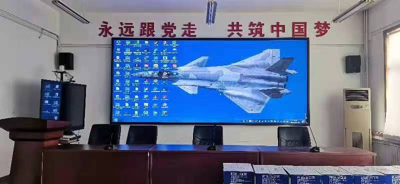 室內(nèi)P2全彩屏完成一塊，積極復(fù)工復(fù)產(chǎn)，抗疫堅(jiān)持到底